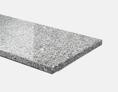 Parapet z kamienia polerowany, granit strzegomski (2).jpg