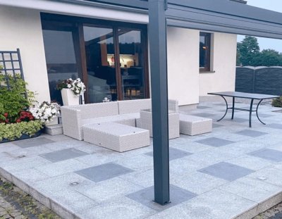 płyty tarasowe szare płomieniowane.jpeg