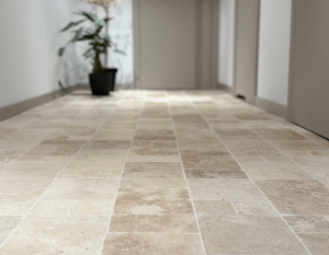 Trommelpolierte Travertinplatte Classic Light Piccolo Set 0,720 m² Stärke 1 cm