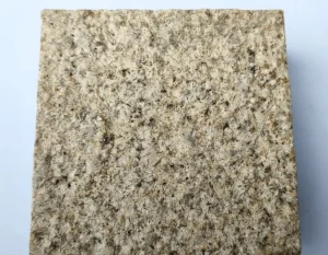 Geschnittene Granitpflastersteine gelb gehämmert G682 (10 x 10 x 5)
