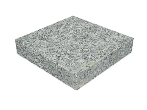Granit-Gehwegplatte geflammt in Hellgrau STRZEGOM (90x60x6) (1)