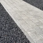 Granit-Leistenstein gesägt geflammt Grau STRZEGOM (6x20x80-120)