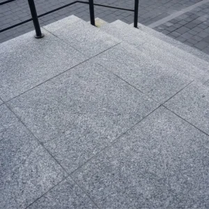 Granit-Terrassenplatten geflammt Grau STRZEGOM (80x80x4)
