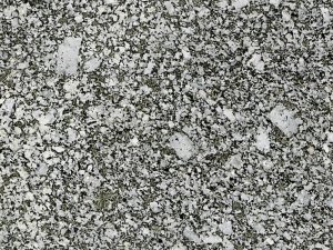 Granit-Gehwegplatte geflammt in Dunkelgrau KOŚMIN (90x60x6)