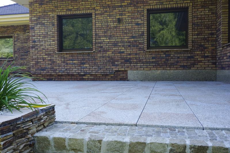Was gebrauchen, um die Terrasse zu verlegen? Womit kann der Boden auf der Terrasse oder dem Balkon verlegt werden?