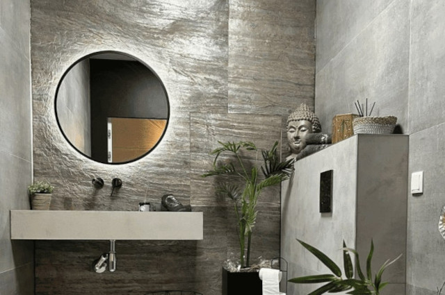 Wie lässt sich Steinfurnier im Badezimmer einsetzen?